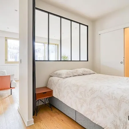 Ravissant 2 Pieces - Proche Champs-elysees - 192c Appartement Parijs